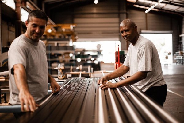 What's the Most Professional Way to Wear a Knit Polo Shirt in a Corporate Setting?